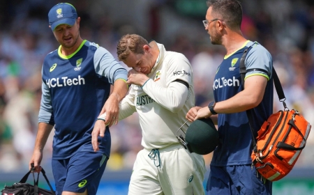 Smith ने Bavuma का कैच छोड़ा — अंगूठे की गंभीर चोट के साथ अस्पताल ले जाए गए