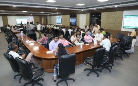 नई दिल्ली नगरपालिका परिषद ने एनडीसीसी कन्वेन्शन सेंटर में शिकायत निवारण सुविधा शिविर का आयोजन किया। 