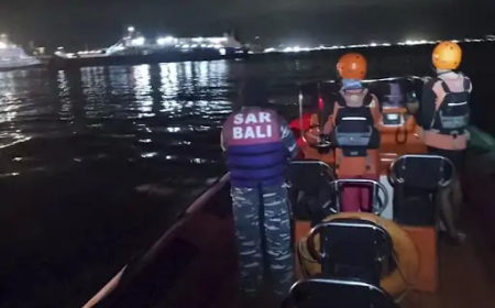 “इंडोनेशिया के बाली द्वीप के पास KMP Tunu Pratama Jaya नाव डूबी — 4 confirmed मृत, दर्जनों लापता”