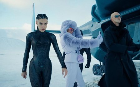 मुझे लगता है कि जब मैं छोटा था, तब मैं सुपरमैन फैमिली कॉमिक्स से काफी आकर्षित था, जिसमें सुपरमैन, सुपरगर्ल, क्रिप्टो और पूरी टीम होती थी – जेम्स गन