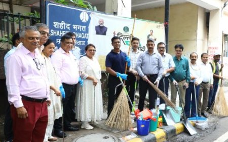 एनडीएमसी अध्यक्ष ने शहीद भगत सिंह प्लेस से महीने भर चलने वाले "दिल्ली को कूड़े से आज़ादी" स्वच्छता अभियान की शुरुआत की,