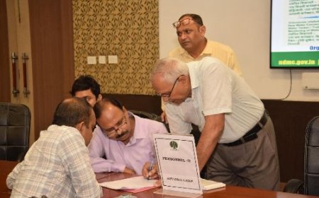 एनडीएमसी ने त्वरित शिकायत निवारण हेतु एनडीसीसी कन्वेंशन सेंटर में सुविधा शिविर का आयोजन किया।