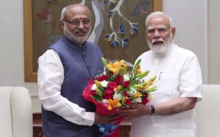 "एनडीए संसदीय दल की बैठक में पीएम मोदी ने उपराष्ट्रपति प्रत्याशी सी. पी. राधाकृष्णन को सम्मानित किया"