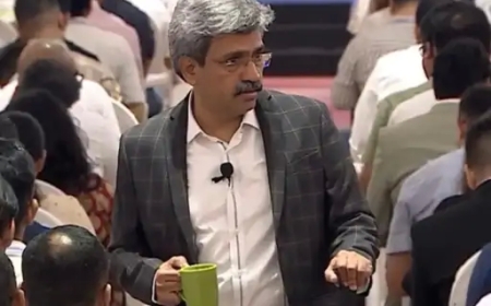 रेड के बाद साठे बोले- हमारा गुरुकुल स्टाइल लर्निंग सिस्टम