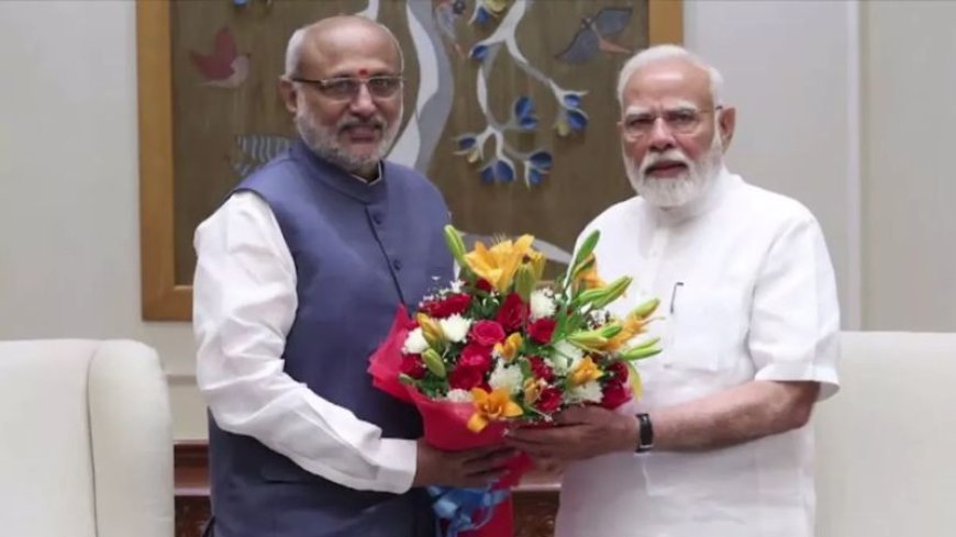 "एनडीए संसदीय दल की बैठक में पीएम मोदी ने उपराष्ट्रपति प्रत्याशी सी. पी. राधाकृष्णन को सम्मानित किया"