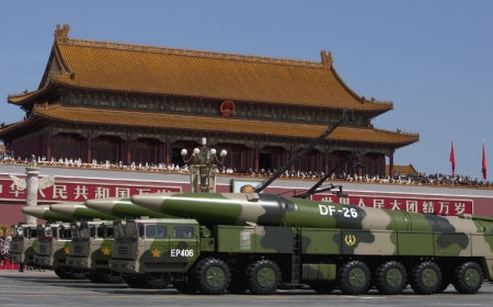 चीन ने दिखाई लंबी दूरी की मिसाइलें, अमेरिका तक पहुंचने की क्षमता का दावा