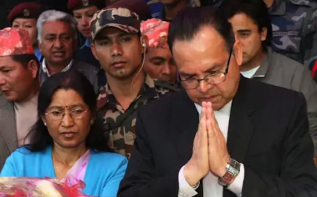 नेपाल हिंसा: पूर्व पीएम की पत्नी को जिंदा जलाया गया — लोकतंत्र संकट की ओर बढ़ता देश