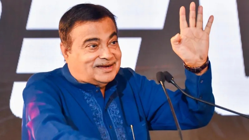 गडकरी बोले – धर्म के काम से मंत्री और नेताओं को दूर रखें