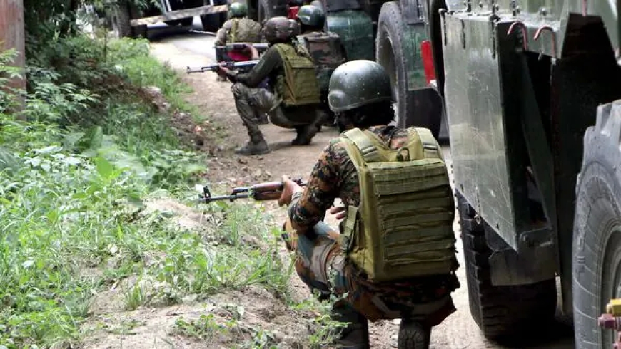 जम्मू के कुलगाम में सेना और आतंकियों के बीच मुठभेड़