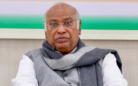 कांग्रेस अध्यक्ष खड़गे बेंगलुरु के अस्पताल में भर्ती