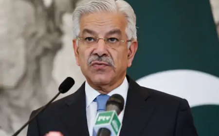 पाकिस्तानी रक्षामंत्री बोले: अफगानिस्तान के साथ दुश्मनी भरा माहौल बना हुआ है