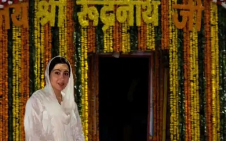 सारा अली खान ने किए रुद्रनाथ बाबा के दर्शन, उत्तराखंड की पवित्र वादियों में बिताया आध्यात्मिक समय