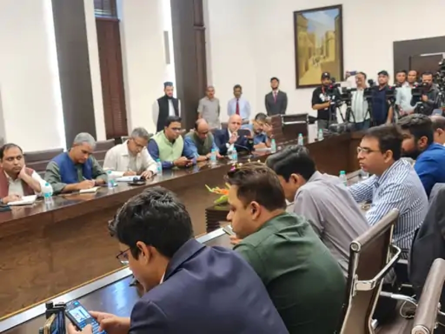 अफगानिस्तान में महिला पत्रकारों की एंट्री पर रोक — मीडिया स्वतंत्रता पर नया संकट