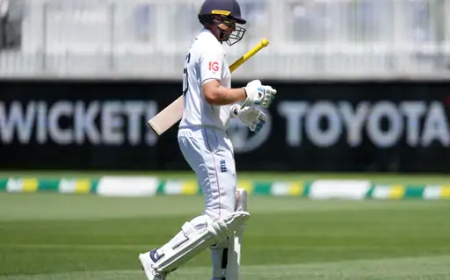 पर्थ टेस्ट में इंग्लैंड 172 पर सिमटा: ऑस्ट्रेलियाई पेस अटैक ने पहले दिन किया कब्ज़ा