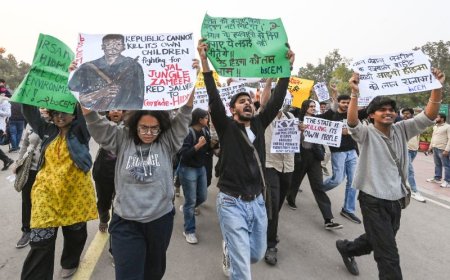 राष्ट्रीय स्मारक पर सुरक्षा सेंध, नक्सली हिड़मा के पोस्टर से दिल्ली पुलिस सतर्क