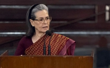 सोनिया बोलीं – सरकार नेहरू को इतिहास से मिटाना चाहती है: राजनीतिक टकराव के बीच इतिहास की विरासत पर नई बहस