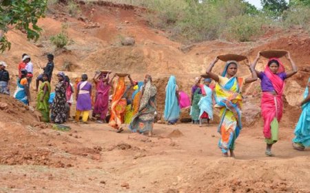 मनरेगा का नाम बदलकर ‘पूज्य बापू ग्रामीण रोजगार योजना’ करने की चर्चा, ग्रामीण रोजगार को नए पहचान की पहल