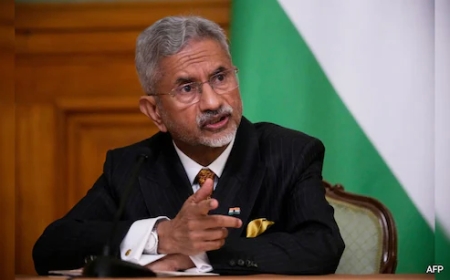 जयशंकर का तीखा बयान—“दुर्भाग्य से हमारे पड़ोसी बुरे हैं”, विदेश नीति पर सख्त संदेश