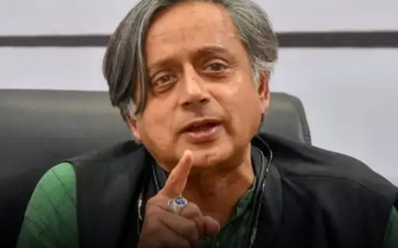शशि थरूर का बयान—“मैं कभी पार्टी लाइन से नहीं भटका”, कांग्रेस के भीतर सियासी संकेत