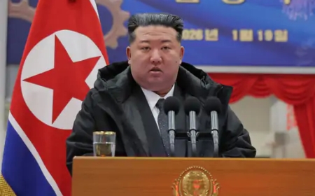 उत्तर कोरिया में सख्त फैसला—किम जोंग उन ने मंच से ही डिप्टी पीएम को किया बर्खास्त, सत्ता के गलियारों में खलबली