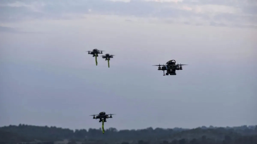 जम्मू-कश्मीर में LoC के पास पाकिस्तानी ड्रोन दिखा: सुरक्षा एजेंसियां अलर्ट, घुसपैठ की आशंका