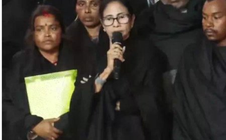 काली शॉल में CEC से ममता बनर्जी की मुलाकात, चुनावी माहौल के बीच सियासी संकेत तेज