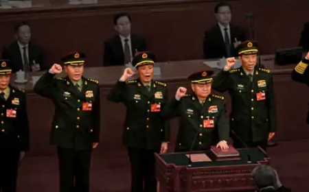 चीन में सेना के शीर्ष स्तर पर बड़े बदलाव — जिनपिंग ने कई वरिष्ठ जनरल हटाए, नेतृत्व में हालात तनावपूर्ण