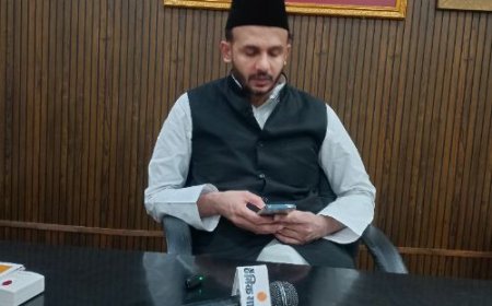 इमाम का बयान—जहां ‘वंदे मातरम्’ अनिवार्य, वहां से बच्चों को निकालें