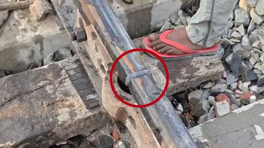 पश्चिम चंपारण में टला बड़ा रेल हादसा, टूटी पटरी से गुजरी इंटरसिटी एक्सप्रेस