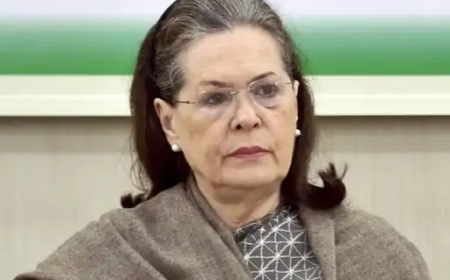 सोनिया बोलीं-खामेनेई की हत्या पर भारत की चुप्पी से हैरानी