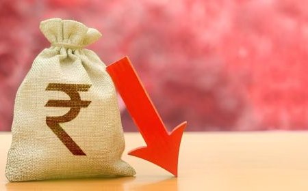 रुपया रिकॉर्ड निचले स्तर पर, पहली बार 92.33 पर पहुंचा