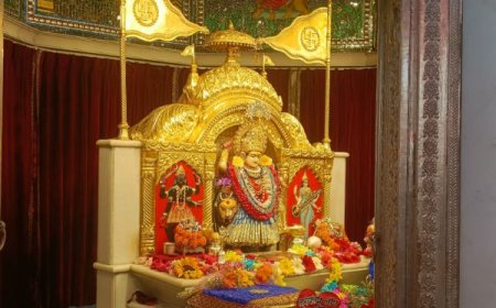 झंडेवाला देवी मंदिर में चौथे दिन माँ कुष्मांडा की भव्य पूजा, सुरक्षा और व्यवस्थाओं के विशेष इंतजाम