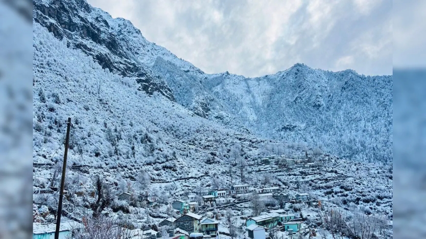 औली से बदरीनाथ तक बर्फबारी का नजारा: सफेद चादर में ढकीं हिमालय की चोटियां