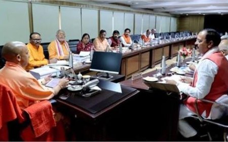 योगी आदित्यनाथ कैबिनेट का बड़ा फैसला—22 प्रस्ताव पास, 1.42 लाख शिक्षामित्रों और अनुदेशकों को राहत