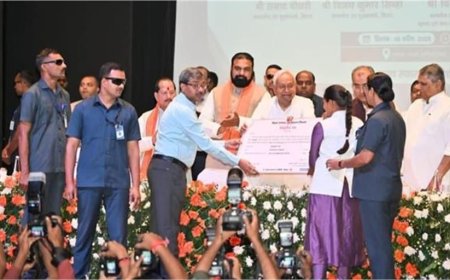 बिहार में स्वास्थ्य व्यवस्था को बड़ी मजबूती: 4954 महिला स्वास्थ्य कार्यकर्ताओं को नियुक्ति पत्र