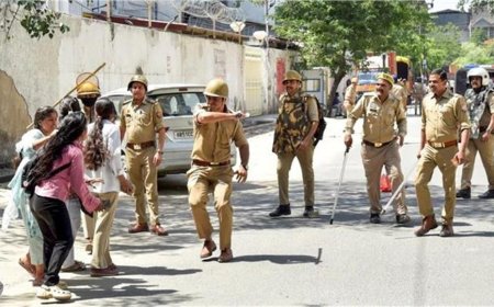 नोएडा हिंसा के बाद श्रमिक नीतियों में बदलाव: 5 दिन की हड़ताल से सरकार को बड़ा झटका