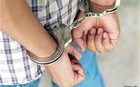 कुरुक्षेत्र में पुलिस का बड़ा एक्शन—निजी होटल पर छापा, 12 सट्टेबाज गिरफ्तार; ढाई लाख कैश बरामद