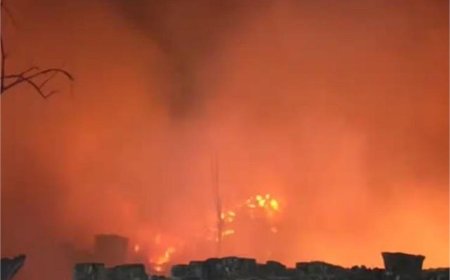 आधी रात का अग्निकांड: शकूर बस्ती में 100 से ज्यादा झुग्गियां राख, हजारों लोगों का उजड़ा आशियाना