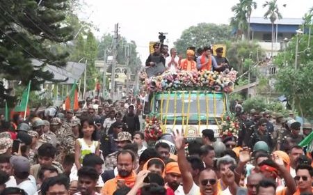 बंगाल में गरजे सीएम योगी: “टेरर, माफियाराज और कटमनी से मिलेगी मुक्ति”