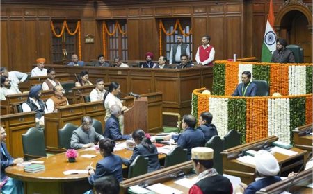 Delhi Assembly Session: महिला आरक्षण पर गरमाएगा सदन, CM रेखा गुप्ता पहुंचीं विधानसभा