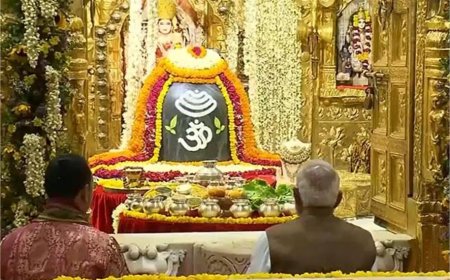 सोमनाथ मंदिर पहुंचे प्रधानमंत्री मोदी, श्रद्धा और भक्ति में डूबा दिखा पूरा माहौल