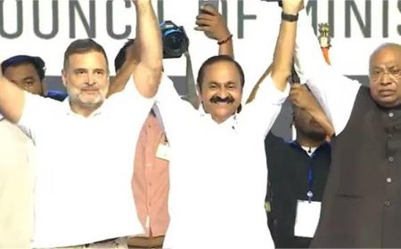 वी.डी. सतीशन ने केरल के मुख्यमंत्री पद की ली शपथ, राहुल गांधी और प्रियंका गांधी भी समारोह में रहे मौजूद