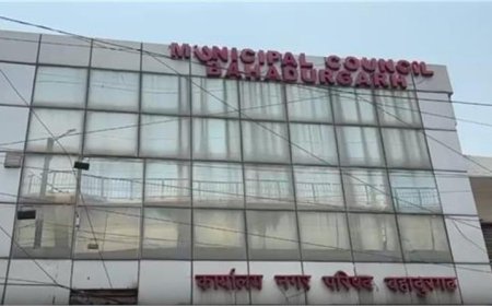 जनगणना ड्यूटी से गैरहाजिर कर्मचारियों पर प्रशासन का सख्त एक्शन, FIR दर्ज करने की तैयारी