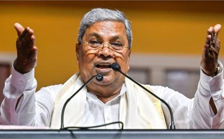 कर्नाटक की राजनीति में हलचल, इस्तीफे के बाद दिल्ली पहुंचे सिद्धरमैया