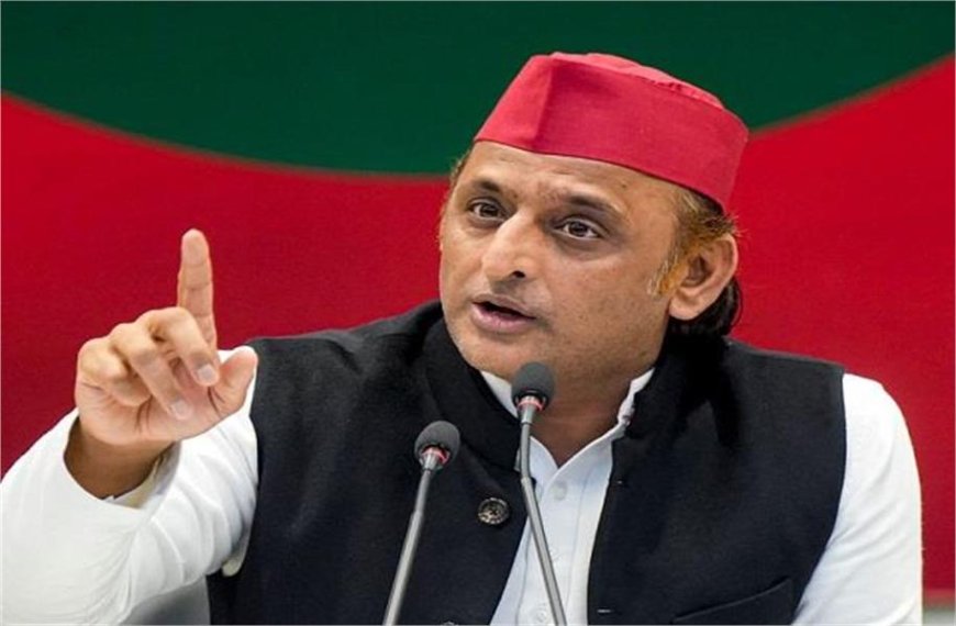 महिला आरक्षण पर अखिलेश का सरकार पर निशाना: “लागू करें या मानें कि महिलाओं के खिलाफ हैं”