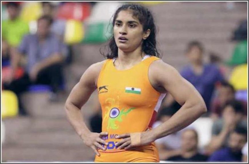 विनेश फोगाट को बड़ा झटका, WFI ने भेजा शो-कॉज नोटिस… घरेलू कुश्ती से अस्थायी दूरी तय