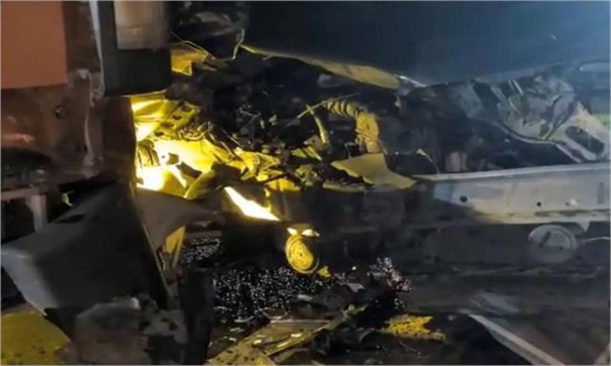 हरिद्वार से लौट रहे श्रद्धालुओं की कार का भीषण एक्सीडेंट, ट्रक की टक्कर से मचा कोहराम