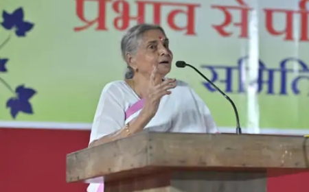 RSS महिला संगठन प्रमुख शांताकुमारी का जंतर-मंतर प्रदर्शन पर हमला