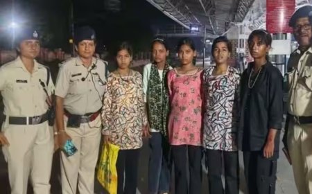 दुर्गा पूजा मेला देखने निकलीं 5 सहेलियां 1500 KM दूर आंध्र प्रदेश में मिलीं!