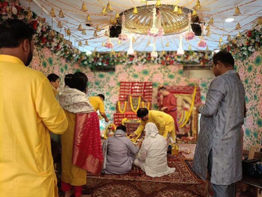 झण्डेवाला देवी मंदिर में माँ चंद्रघंटा की विधि-विधान से पूजा-अर्चना